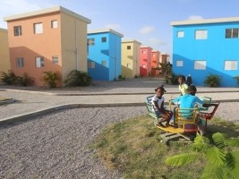 Haïti - Social : Remise symbolique des clefs à 100 familles