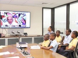 Haïti - FLASH : Le Pape François dialogue avec des élèves en Haïti
