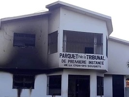 Haïti - FLASH : Le Parquet de la Croix-des-Bouquets attaqué, vandalisé et partiellement incendié
