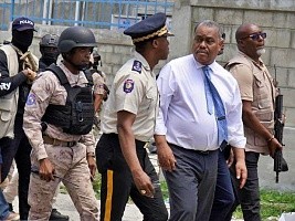Haiti - Politic : The PM visits the General Hospital liberated from bandits by elite units (Video)