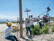 Haïti - Social : DHL installe des lampadaires solaires et plante des arbres